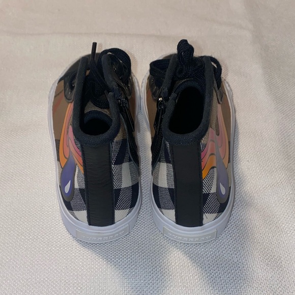 Burberry Children Sneaker Size 30 - Picture 3 of 5